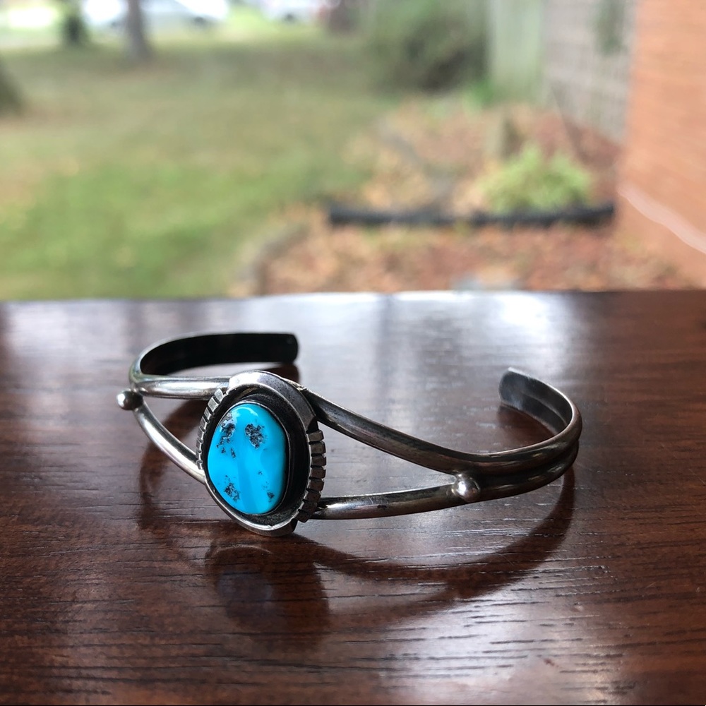 Vintage Navajo Sterling Turquoise Cuff Bracelet - Picture 12 of 13